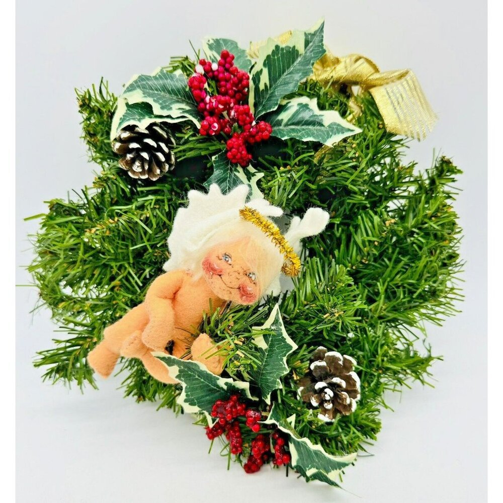 Annalee Angel 1996 Homemade Christmas Wreath 9 inch‎ Pine Cones Holly USA